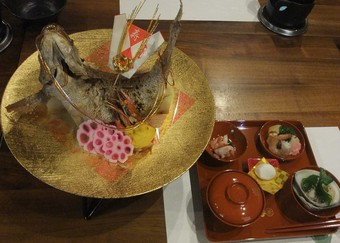 こちらはコース料理ではございません
お食い初め用のお膳になります