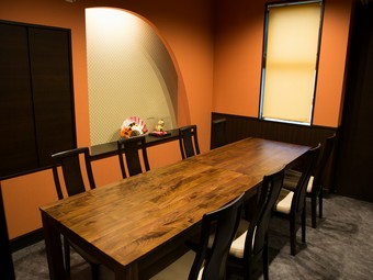 大人の女子会に最適な落ち着いた雰囲気と料理