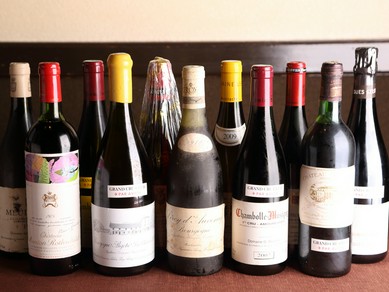 気軽に飲めるものから銘醸ワインまで豊富なラインナップ