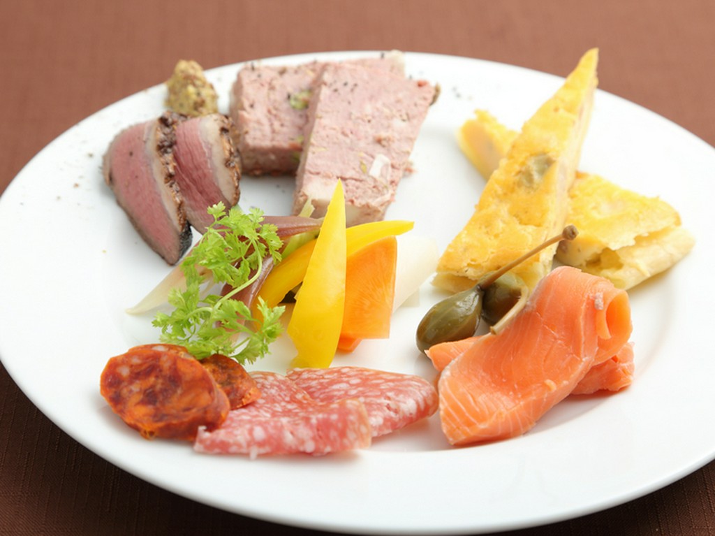 フレンチと和が融合したバリエーション豊かな料理