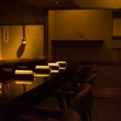 日本各地の名蔵元の純米吟醸や純米酒を揃える