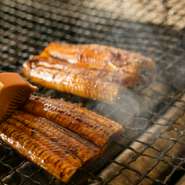 必ずお客様のテーブルに行って、ご挨拶をするようにしています。お客様から「また来たいです」と言っていただけるのが何よりも嬉しいです。