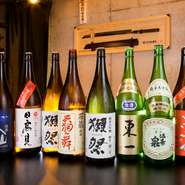 「寿司・和食に合う」ことを意識して、店主自ら厳選したという日本酒は、純米、辛口を中心に揃います。さらに、ビールや焼酎はもちろん、ワインやスパークリング、シャンパンまでいただけるのが嬉しいポイント。