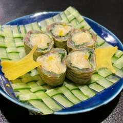 爽やかな柚子の香り「小肌とガリのとろろ昆布巻」