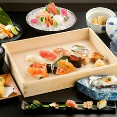 厳選素材をふんだんに盛り込んだ『おまかせ（9品）』