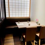 半個室あり。木の温もり溢れる店内でランチ・ディナー女子会を
