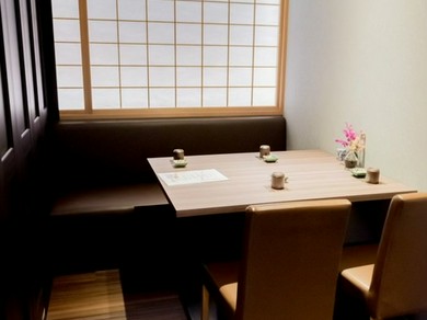 半個室あり。木の温もり溢れる店内でランチ・ディナー女子会を