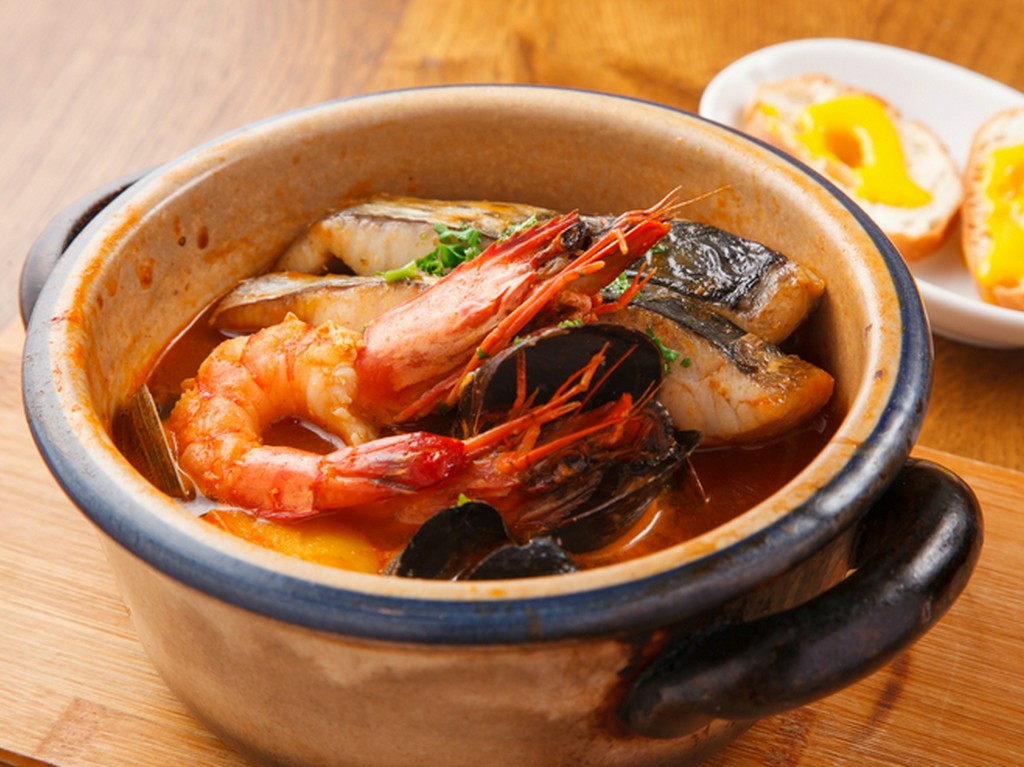 美味しさのエッセンスが詰まった『魚介たっぷりブイヤーベース』