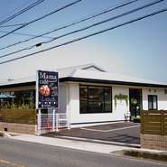 普段育児や家事に追われるママのリラックスを最優先して作られた、子供が喜ぶ設備。接客するスタッフの多くは同じような子育て世代なので、同じ目線でのおもてなしが魅力です。
