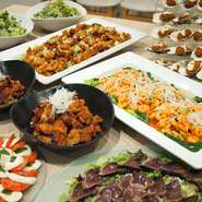 飲み放題付きプラン￥4,000（税込み）～ご予算に応じて相談承ります。盛りだくさんの美味しい料理で大満足の内容です！