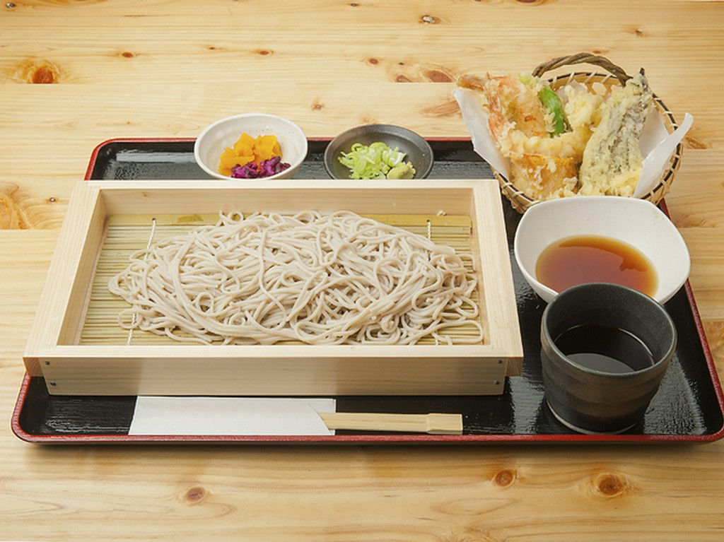 男性の方でも大満足。食べ応えが自慢の『天せいろ』