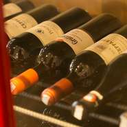 グラスワインも白、赤数種類からお選びいただけます。
バックヴィンテージのワインもグラスでご用意しております。