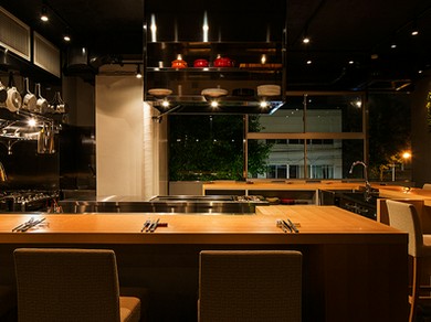 すすきのの喧騒から一歩離れた、落ち着いた空間でまったりと