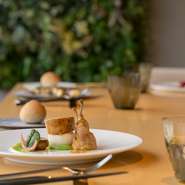 ・ホタテ　アンチョビ　リコッタチーズ
　
・ホッケ　生ハム　ハーブ
　
・スパゲッティーニ　火をどり　カルボナーラ

・道産牛　ブラサート　ポレンタ

・アーモンド　ホワイトチョコレート　グラッパ