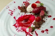 季節の食材を中心に、その日、その時の感覚でコース料理をご用意しておりますので、
下記内容は一例です。