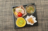 季節と懐かしさを感じる、お酒のお供『お通し』