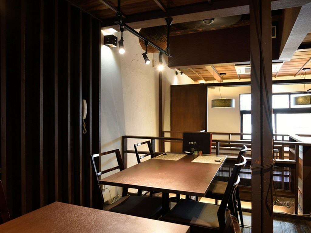 町屋風の建物とお洒落なインテリアがつくりだす独特の空間