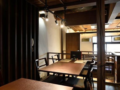 町屋風の建物とお洒落なインテリアがつくりだす独特の空間