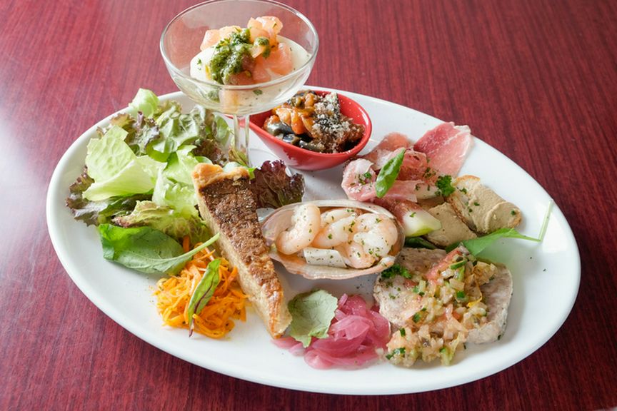 ボリュームたっぷりの料理は宴会にもおすすめ