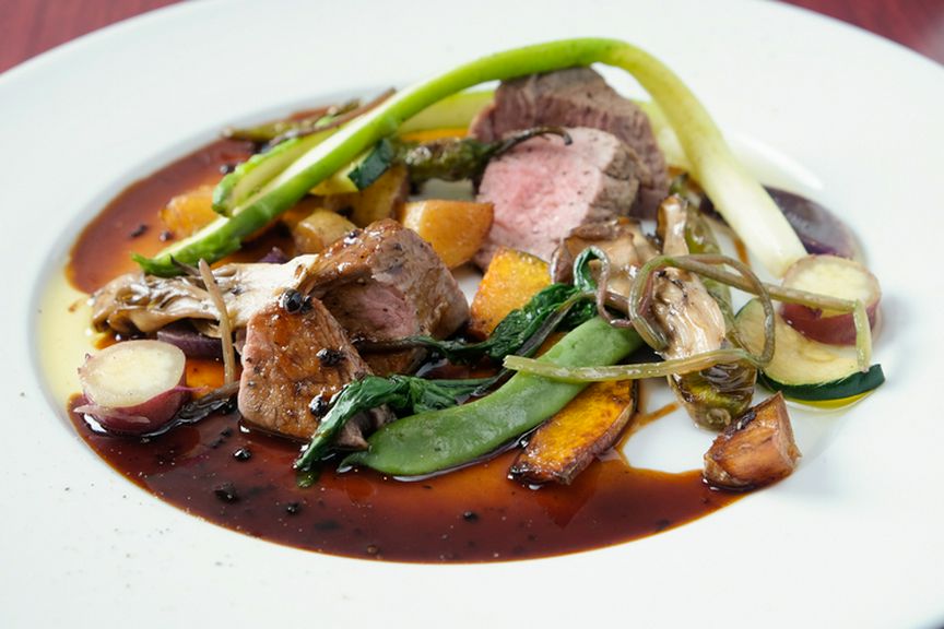 コクのあるソースが美味な『仔牛ヘレのソテー トリュフのソース』