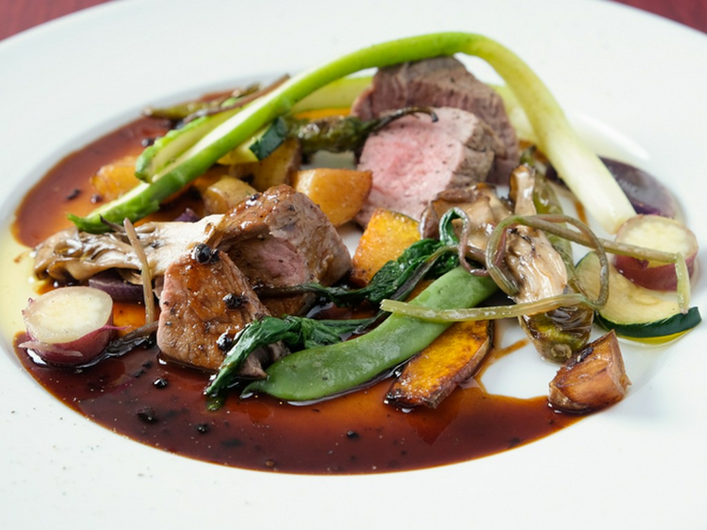 コクのあるソースが美味な『仔牛ヘレのソテー　トリュフのソース』