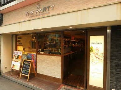 【個室あり】北新地の ど真ん中に構えるカキ専門店