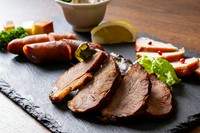 燻製ならではの風味をお楽しみください。