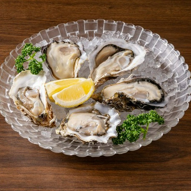 あなた好みはどこ？各地から集まったカキを食べ比べ！