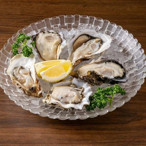 あなた好みはどこ？各地から集まったカキを食べ比べ！