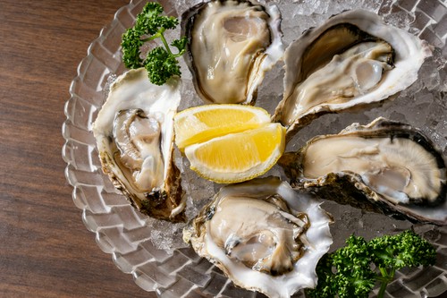 生牡蠣食べ比べ