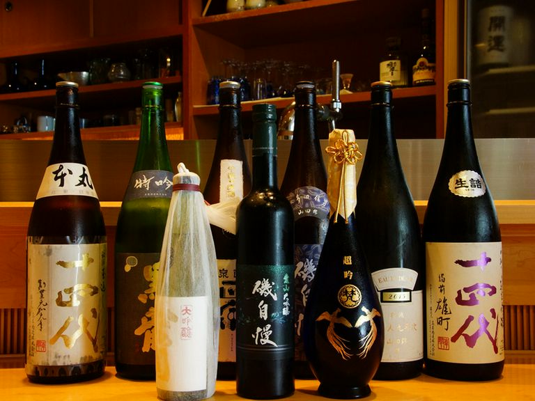 食事の時間に彩りを添える、料理に合う日本酒が豊富に揃う