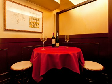 様々なシーンにご利用頂ける半個室をご用意しております。