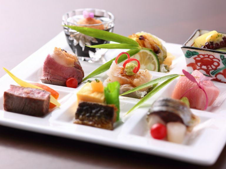 丁寧につくられた、彩りもバリエーションも豊かな料理。目でも愉しめる『弐の膳』