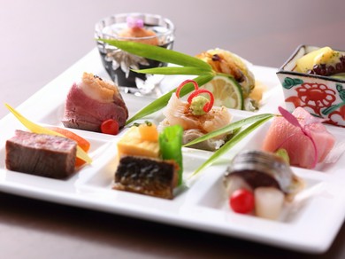 丁寧につくられた、彩りもバリエーションも豊かな料理。目でも愉しめる『弐の膳』