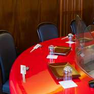 揚げたての、最高に美味しい状態でお客様に出す。カウンター席だけの店だからこそできることです。人によって違う食事のペースに注意を払い、最良のタイミングを見逃さない。それを一番大事にしています。