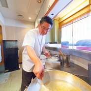 昔ながらの関西風天ぷらだけの店です。変わらないものには、変わらない良さがあると知ってもらえたら嬉しいです。若い人には、かえって新鮮かもしれません。温故知新という言葉もありますし、ぜひご来店ください。