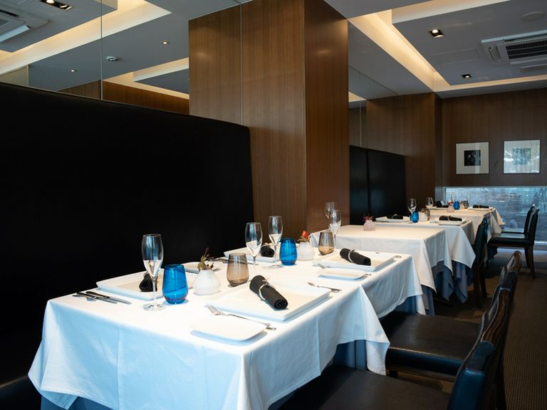 全20席のアットホームな店、温かな気配りに心やすらぐ