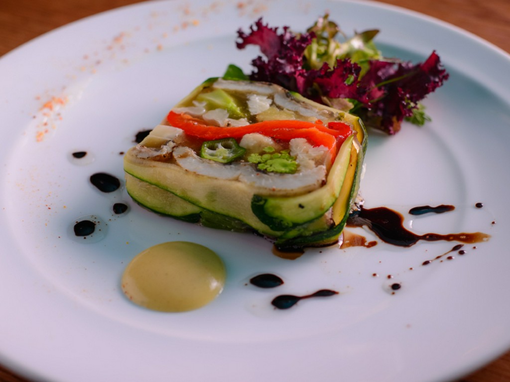 炙りハモと道産野菜のテリーヌ