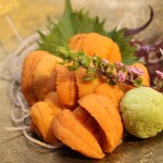 赤うに刺（バフン）2,890円～
白うに刺（ムラサキ）2,890円～