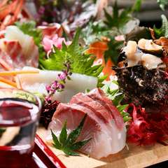 北海道などから空輸で仕入れる上質な鮮魚の『刺身』