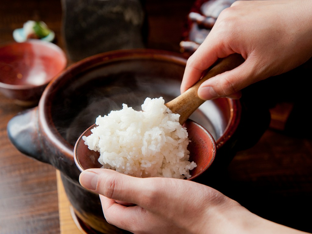あつあつ、ほかほかの艶やかな『土鍋炊きご飯　（二合から）』