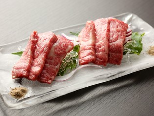 鮮度抜群の上質な味わい。お店自慢の『馬刺し』
