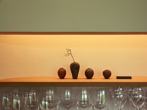 芸術家と互いに刺激し合うことで高められる、料理の芸術性