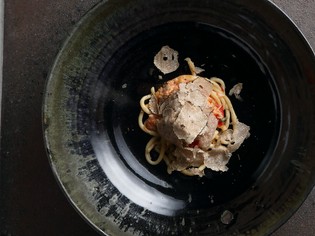 イタリアの郷土料理をアレンジ、太めのパスタ「ピーチ」