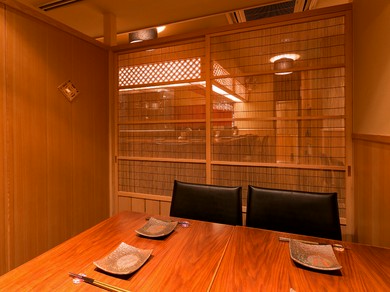 和の趣きあふれる個室で、ゆったりと食事を満喫