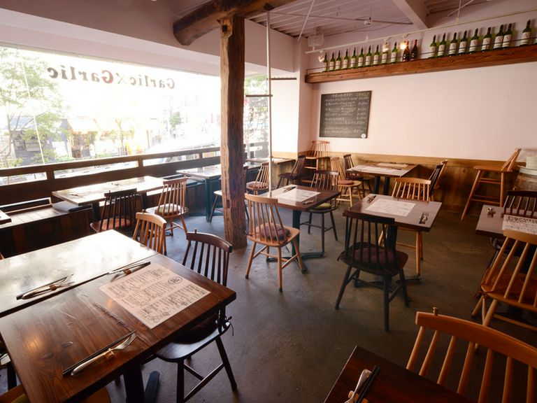 木を基調としたおしゃれな空間は女子ウケも抜群