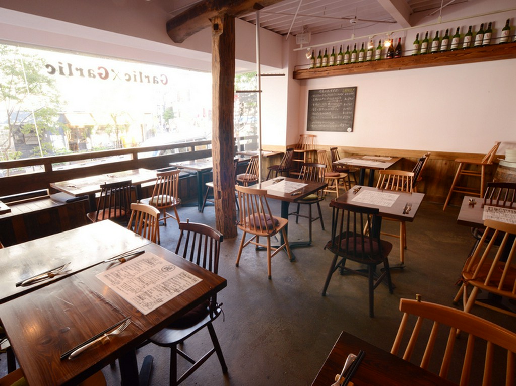 木を基調としたおしゃれな空間は女子ウケも抜群