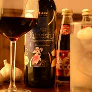イタリアンベースのニンニク料理はワインとの相性が抜群。なかでも田子町の黒ニンニクと赤ワインをブレンドした『クロシュ』は他ではあまりお目に掛かれません。『にんにくドリンク』を使用したカクテルもあります。