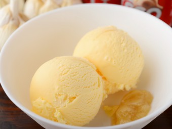 『アイスクリーム』に“にんにくジャム”を添えて
