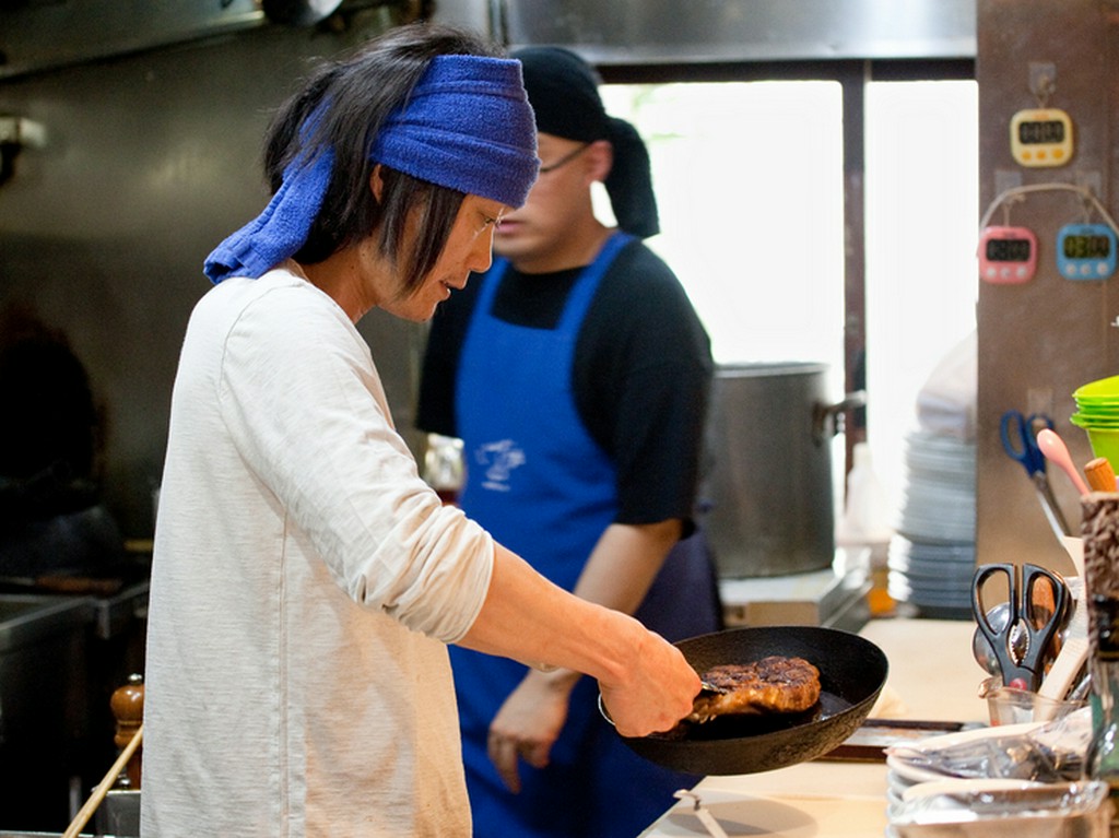親しみのある食材とニンニクを合わせて最高の味を